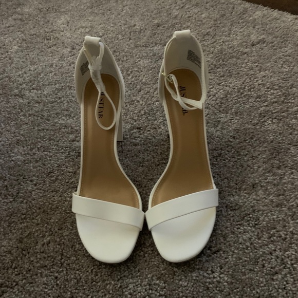 Beautiful White Heels - Picture 3 of 7